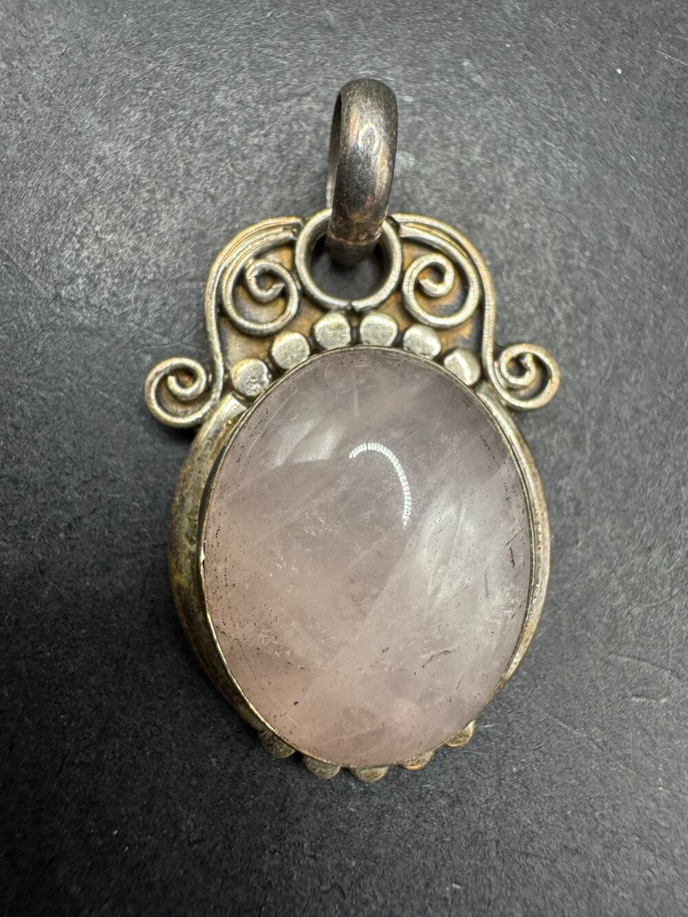 Vintage 925 Sterling Silver Art Deco Oval-Shaped Rose Quartz Pendant 31.1mm